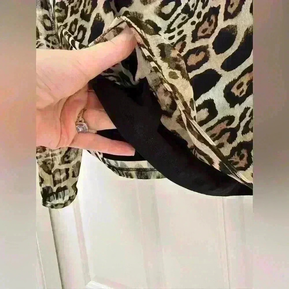 INC international Concepts Flowing  Leopard‎ Print Too With Lace Button Closer M - Picture 8 of 9